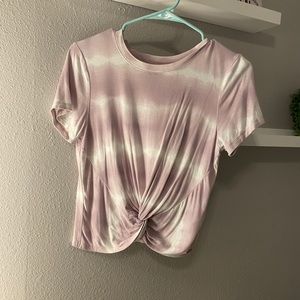 Hollister knotted tee!